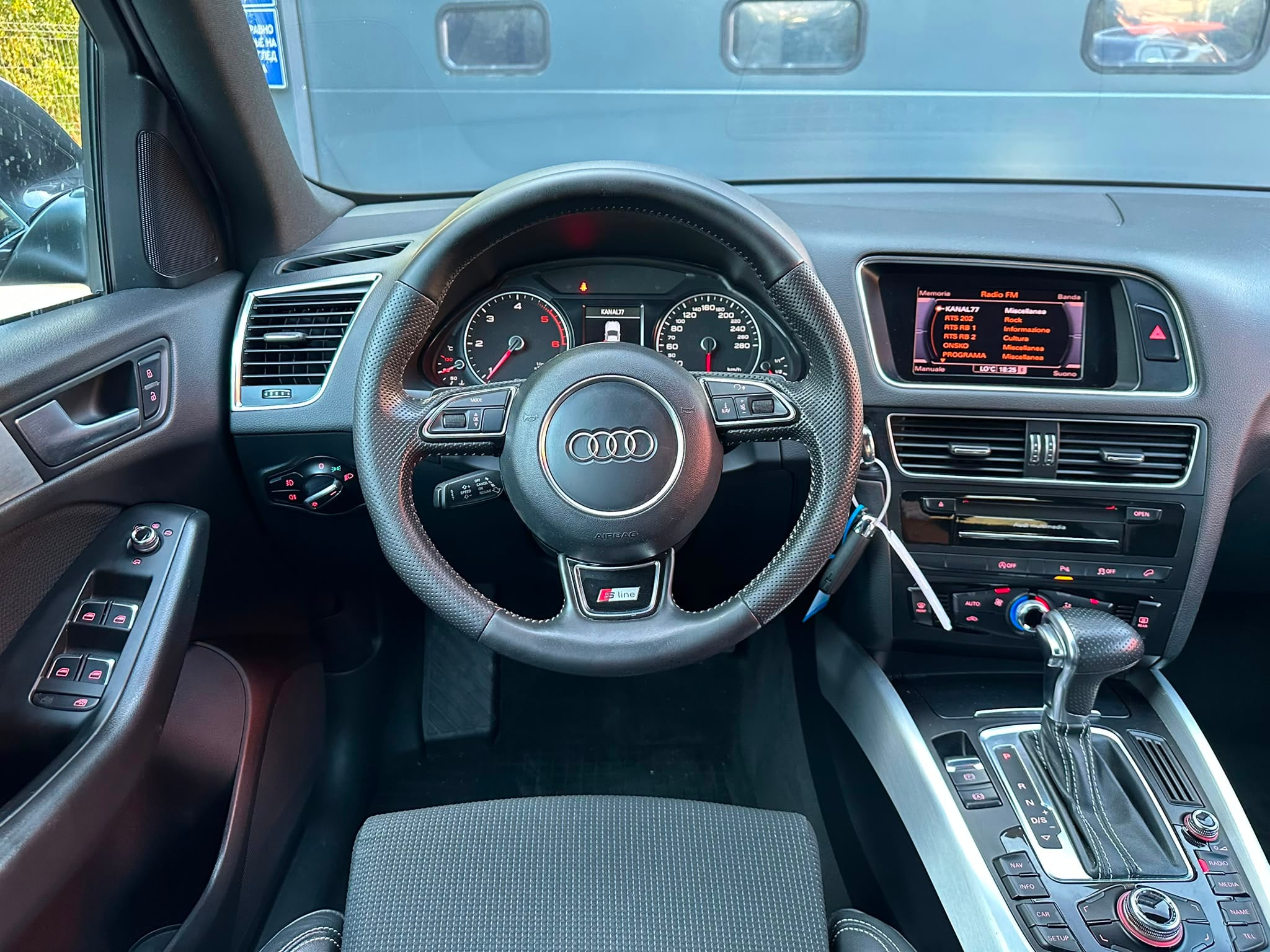 Audi Q5 2014 - Auto Import SRL — слика 9