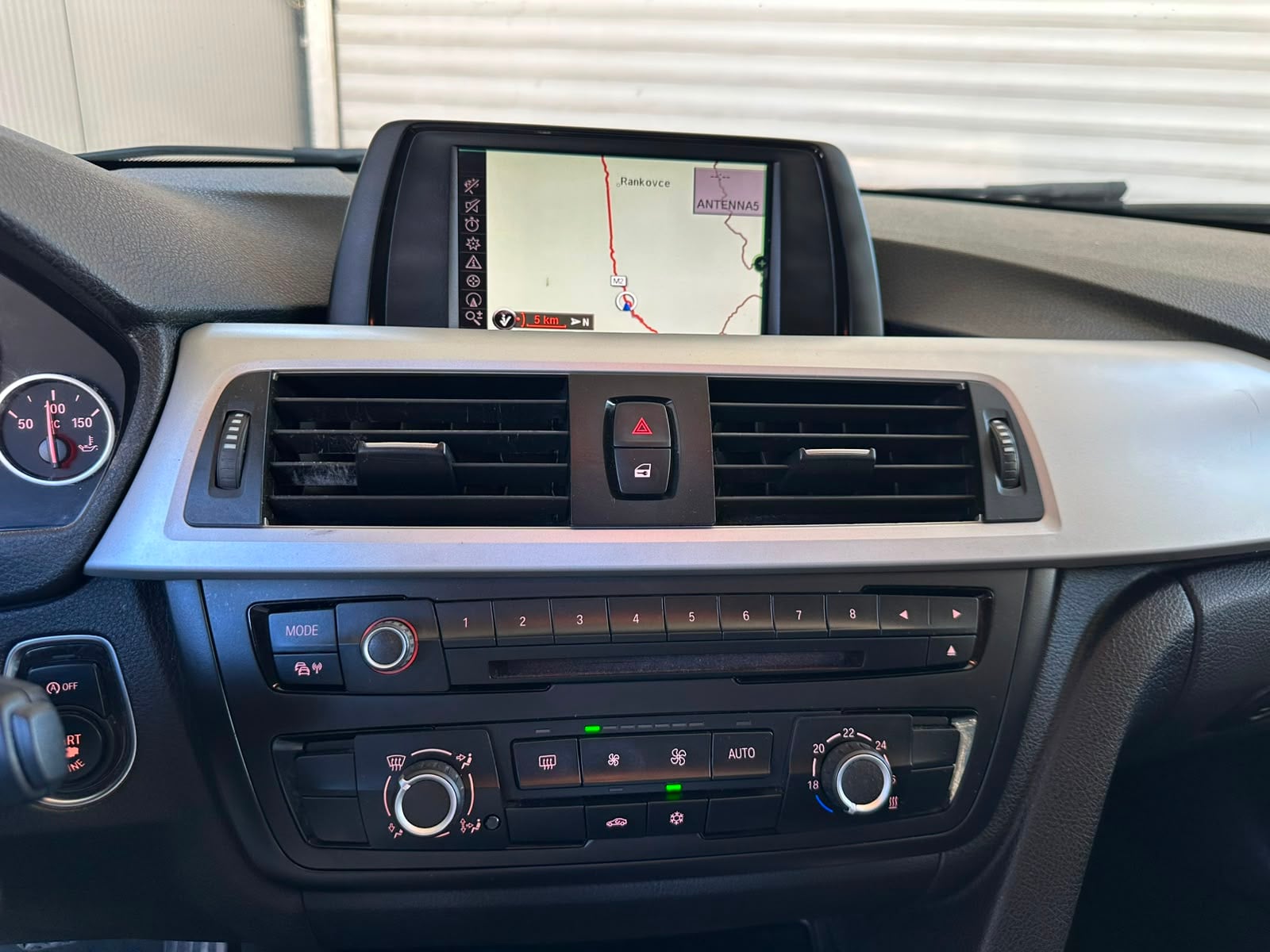 BMW 3 Series 2013 - Auto Import SRL — слика 11