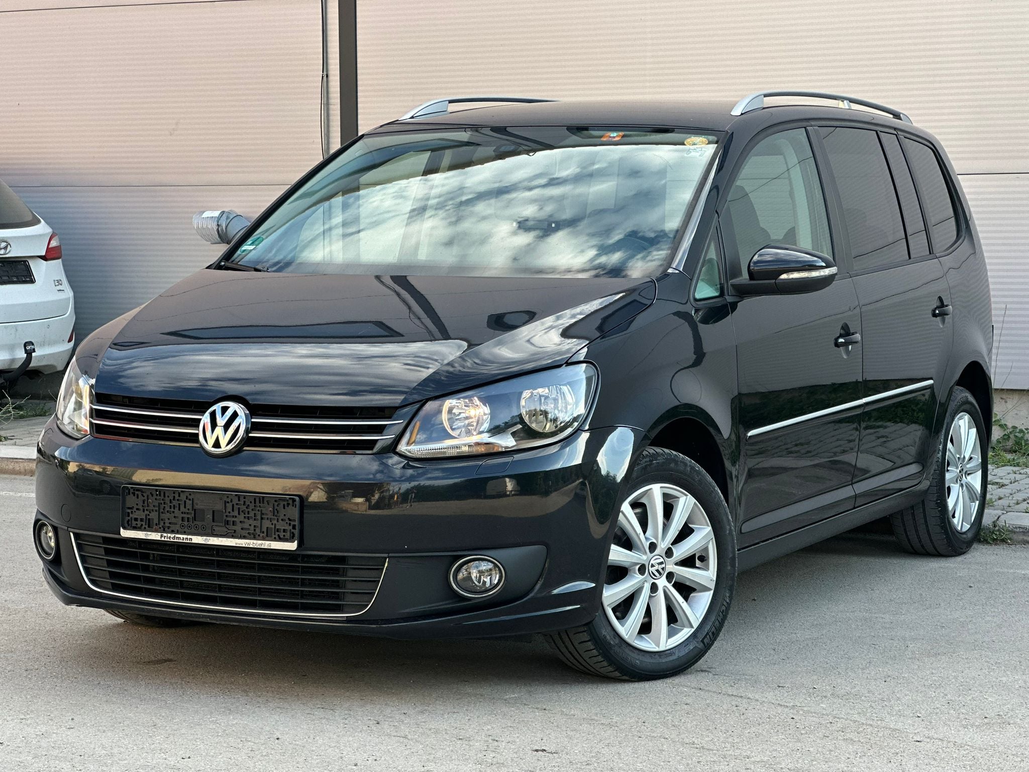 Volkswagen Touran 2011 - Auto Import SRL — слика 1