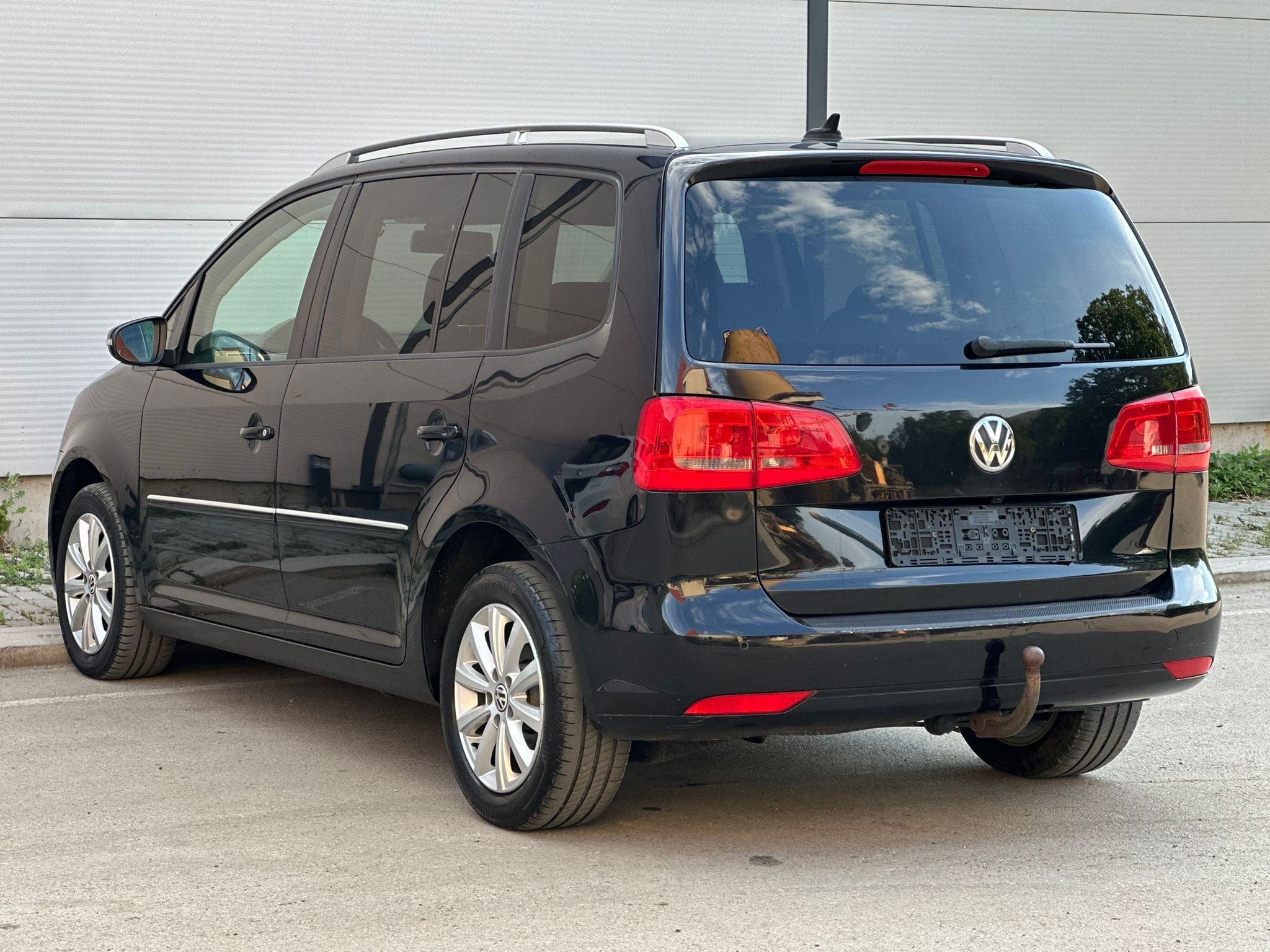 Volkswagen Touran 2011 - Auto Import SRL — слика 4