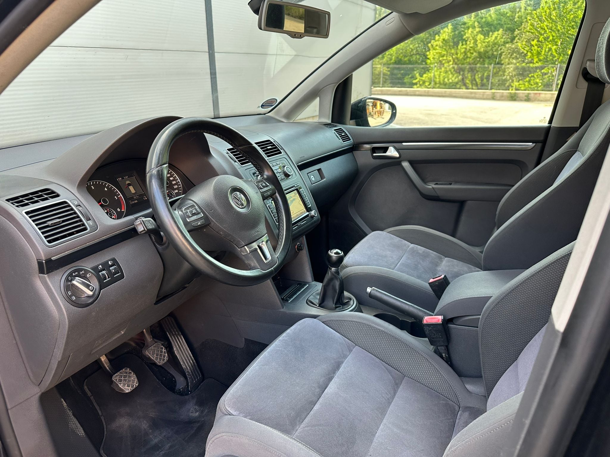 Volkswagen Touran 2011 - Auto Import SRL — слика 7