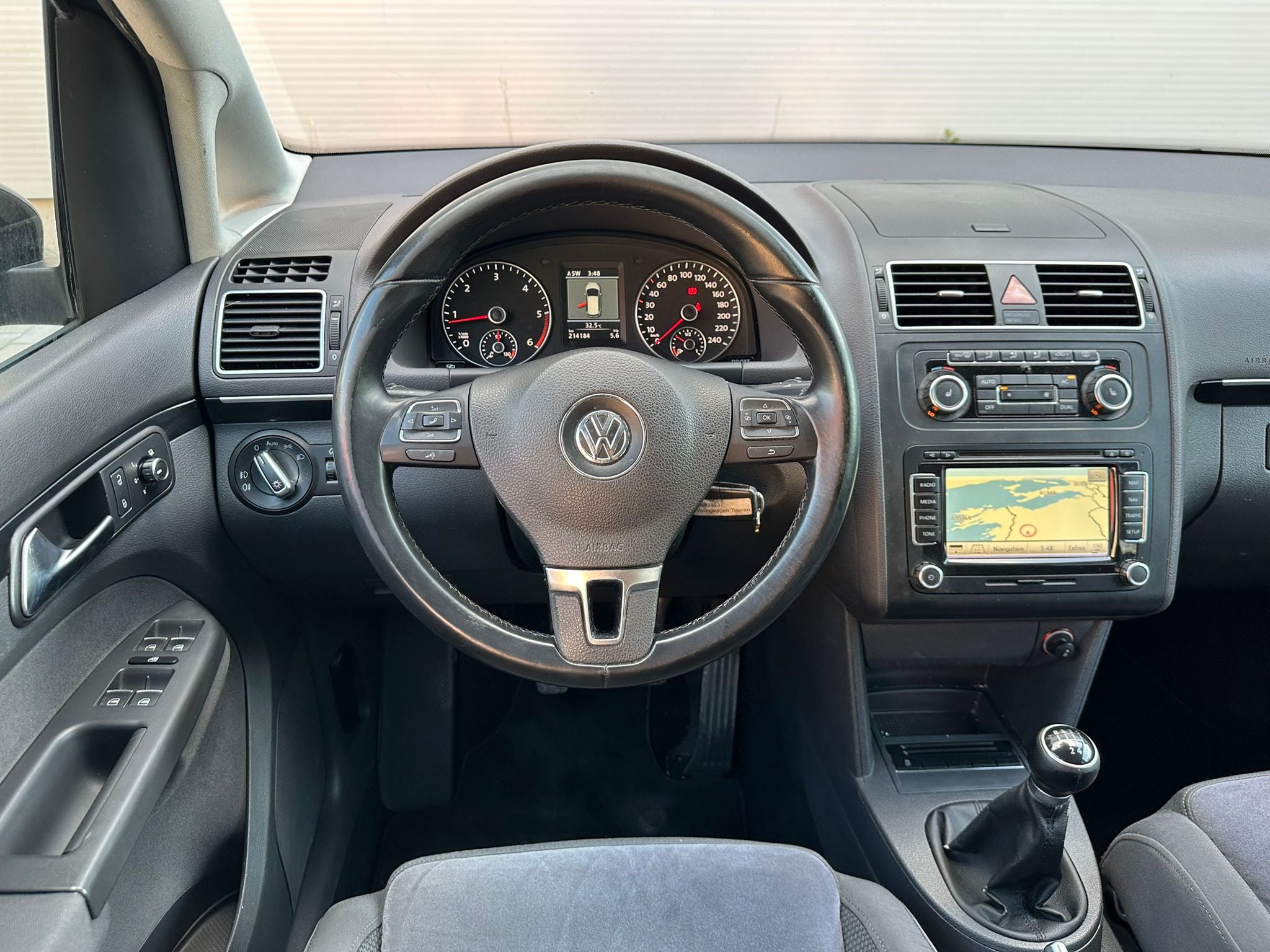 Volkswagen Touran 2011 - Auto Import SRL — слика 9