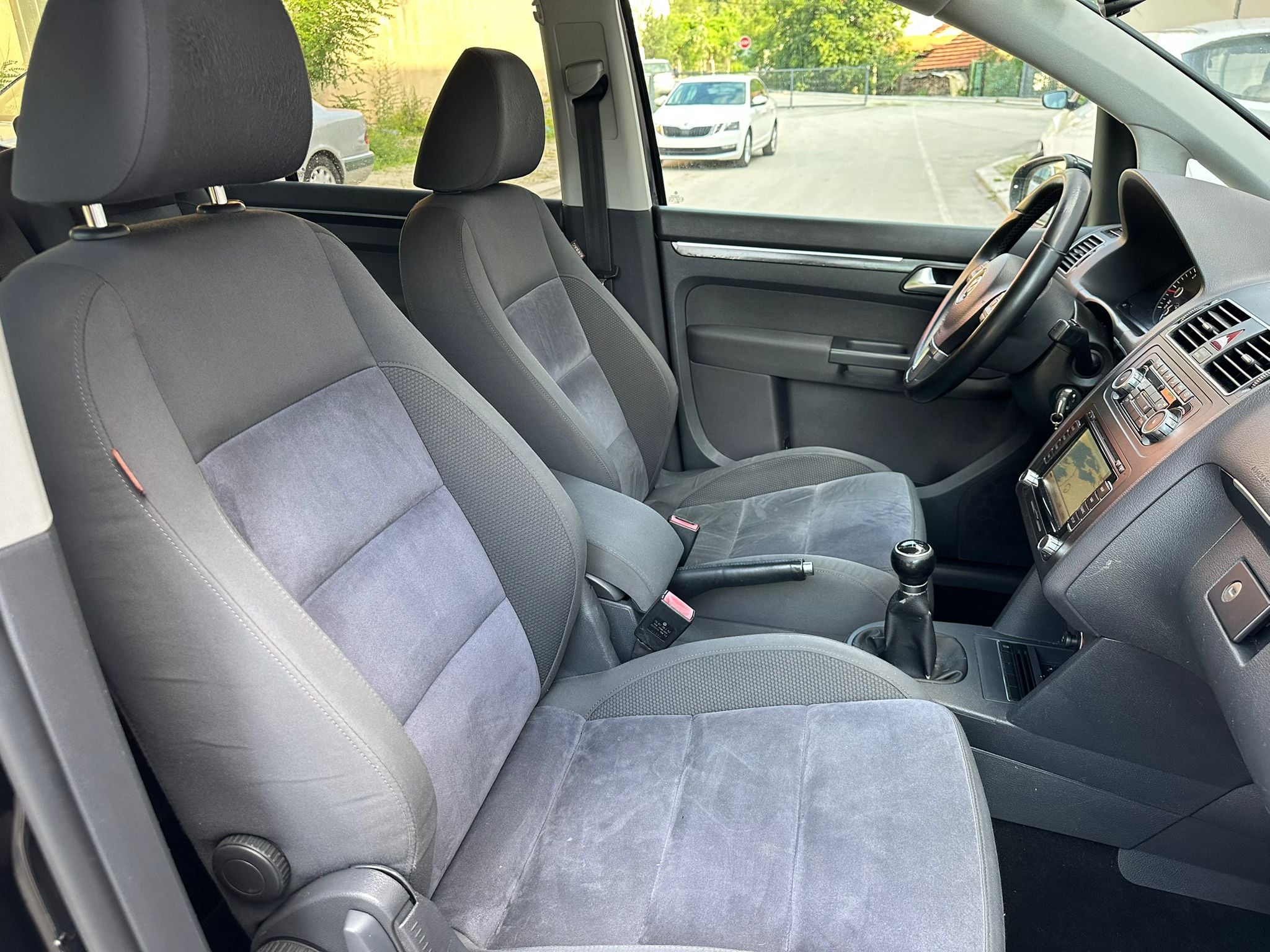 Volkswagen Touran 2011 - Auto Import SRL — слика 13