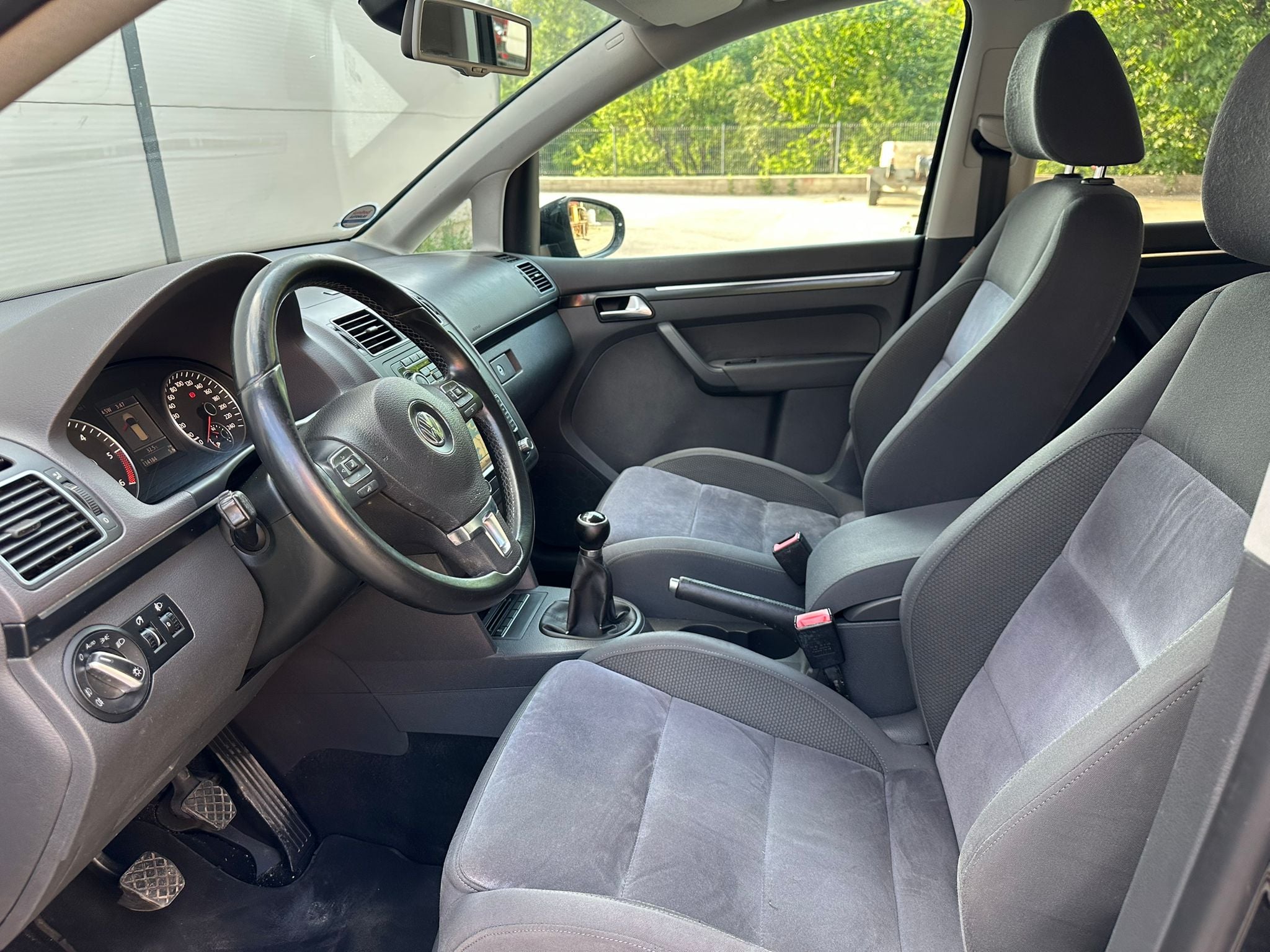 Volkswagen Touran 2011 - Auto Import SRL — слика 18