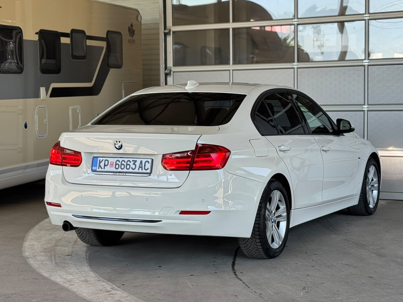 BMW 3 Series 2014 - Auto Import SRL — слика 13