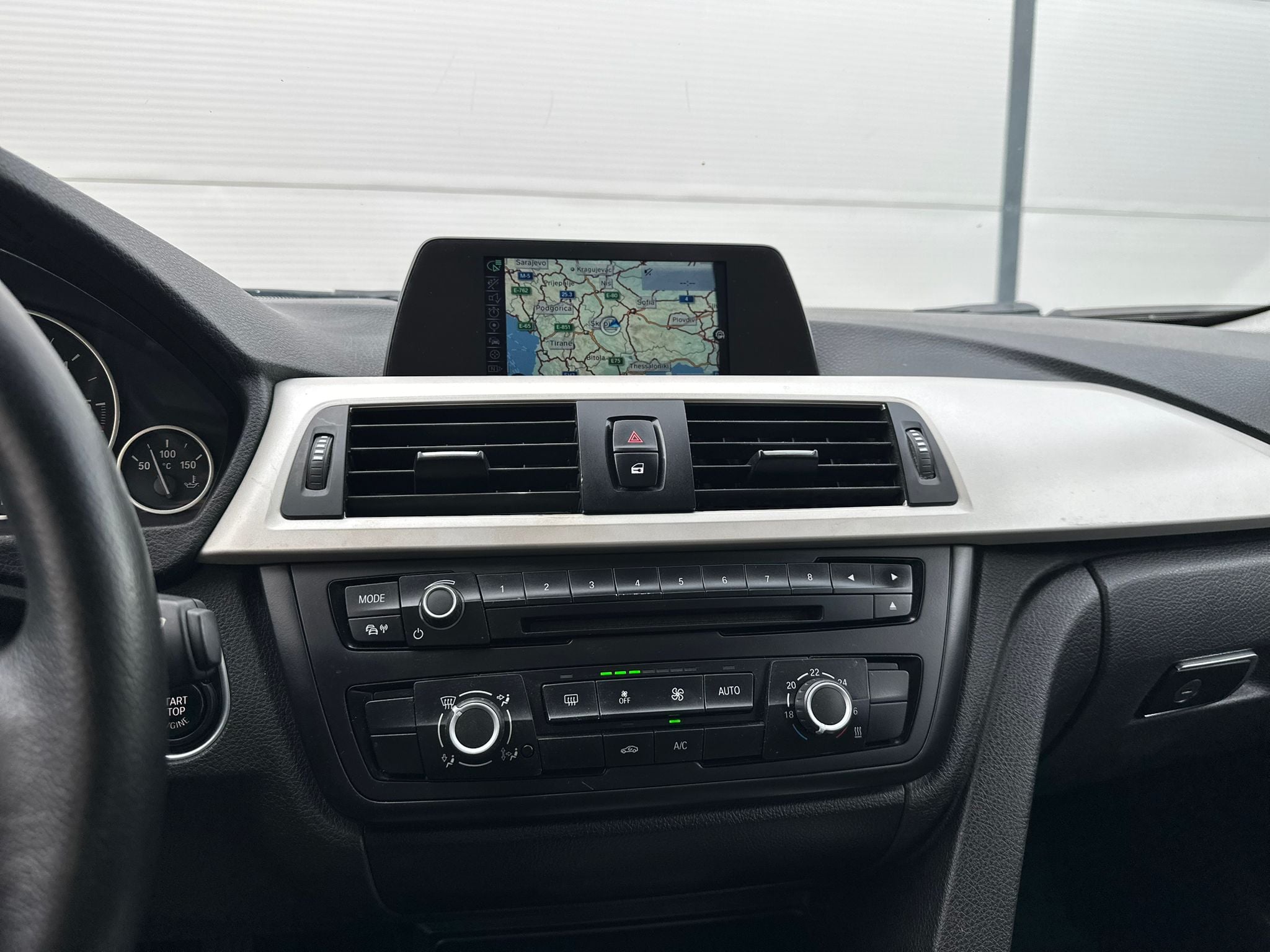 BMW 3 Series 2015 - Auto Import SRL — слика 16