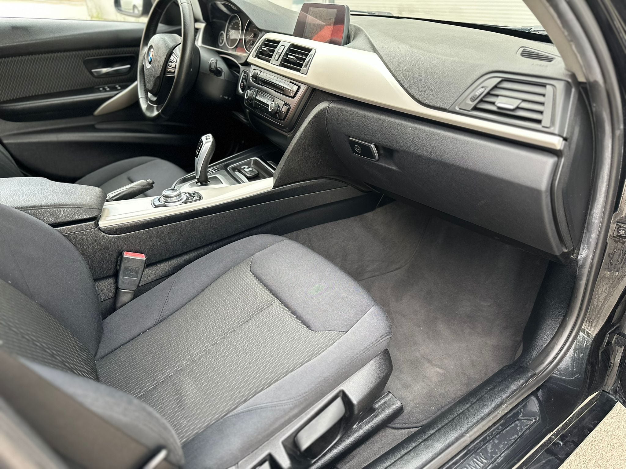 BMW 3 Series 2015 - Auto Import SRL — слика 17