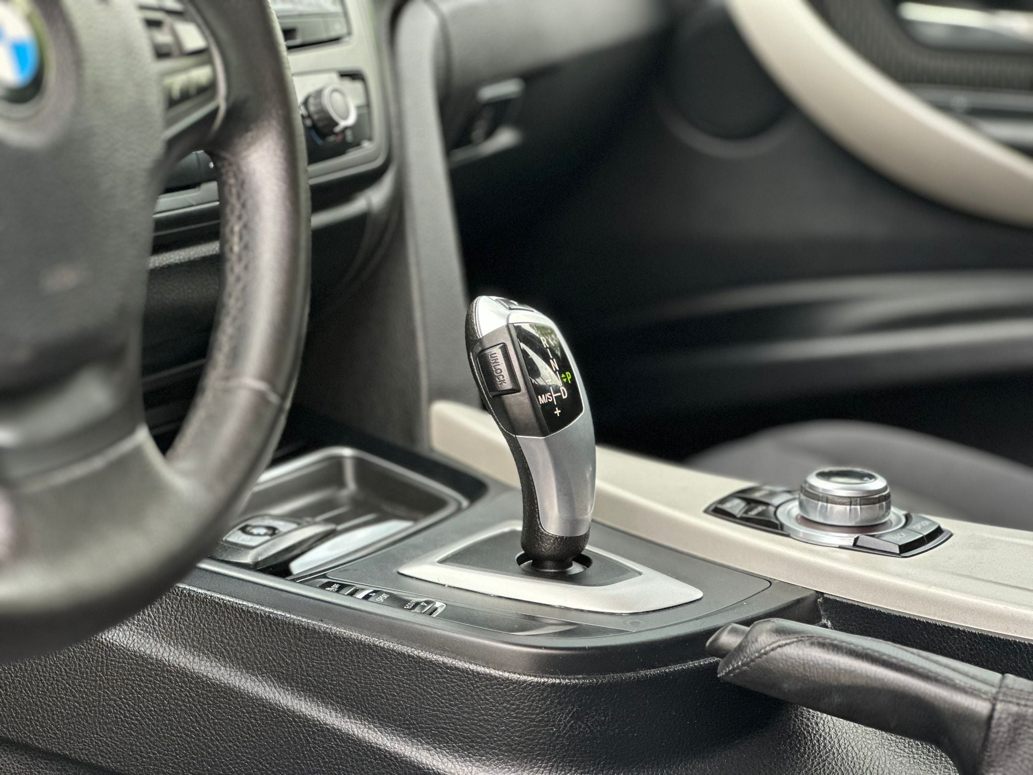 BMW 3 Series 2015 - Auto Import SRL — слика 19