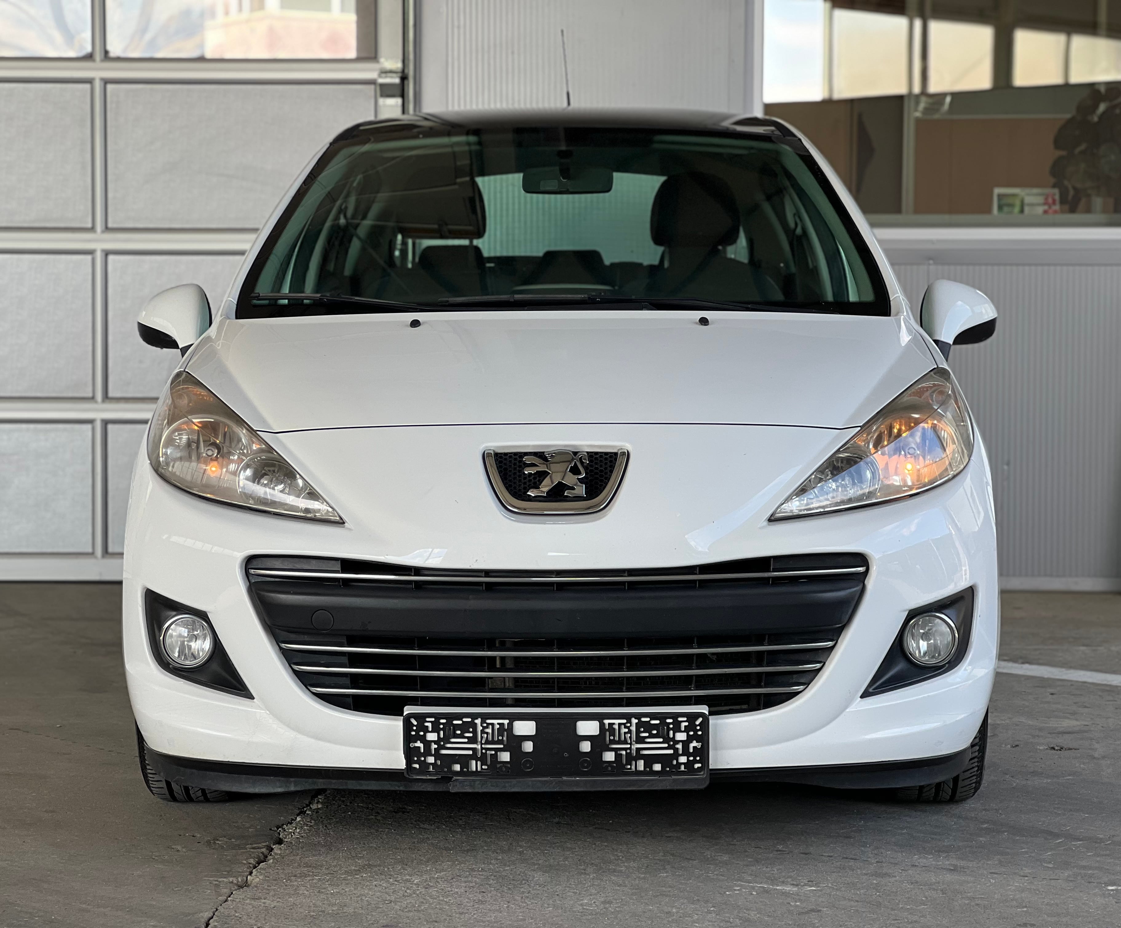 Peugeot 208 2012 - Auto Import SRL — слика 2