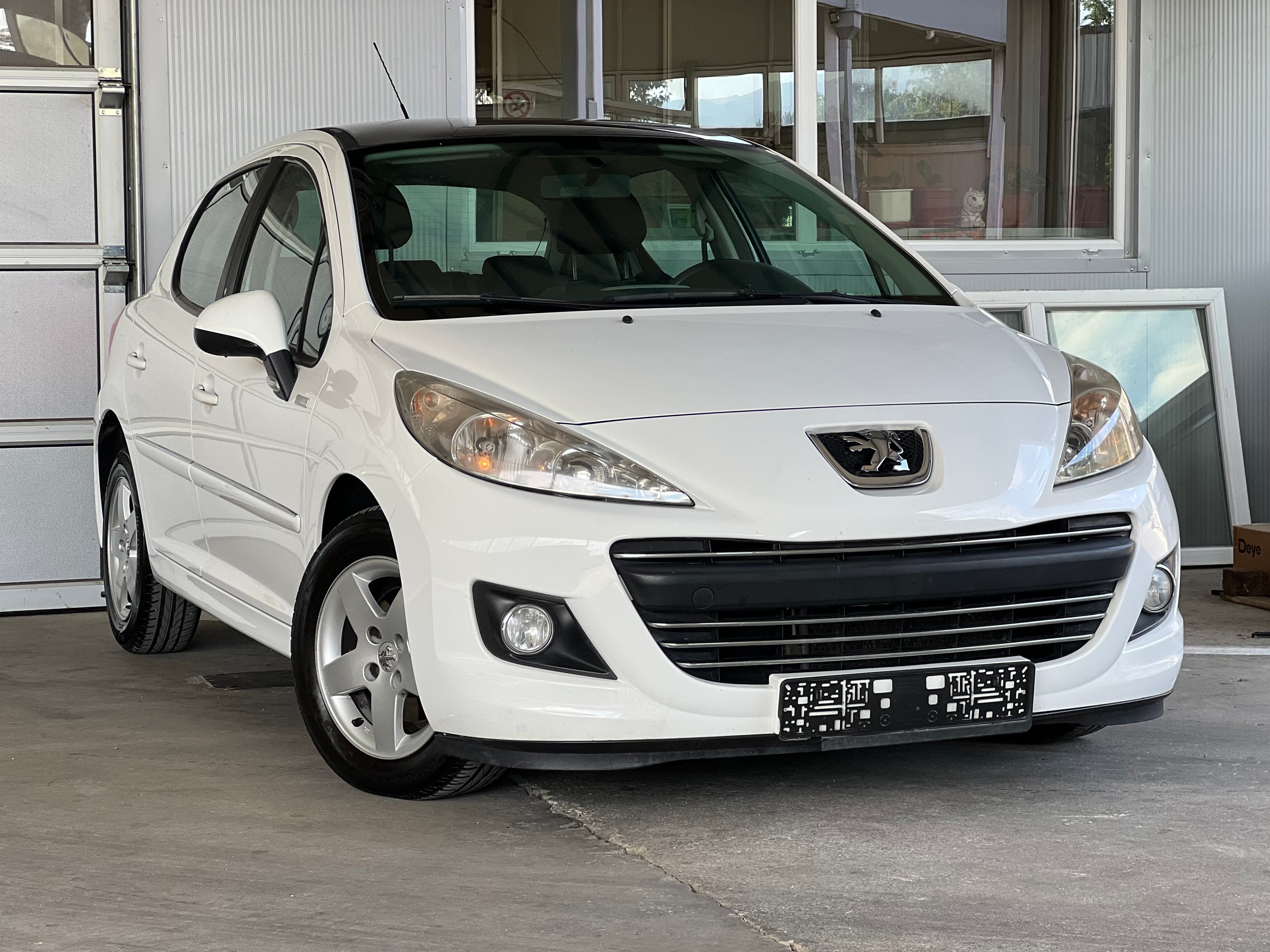 Peugeot 208 2012 - Auto Import SRL — слика 3