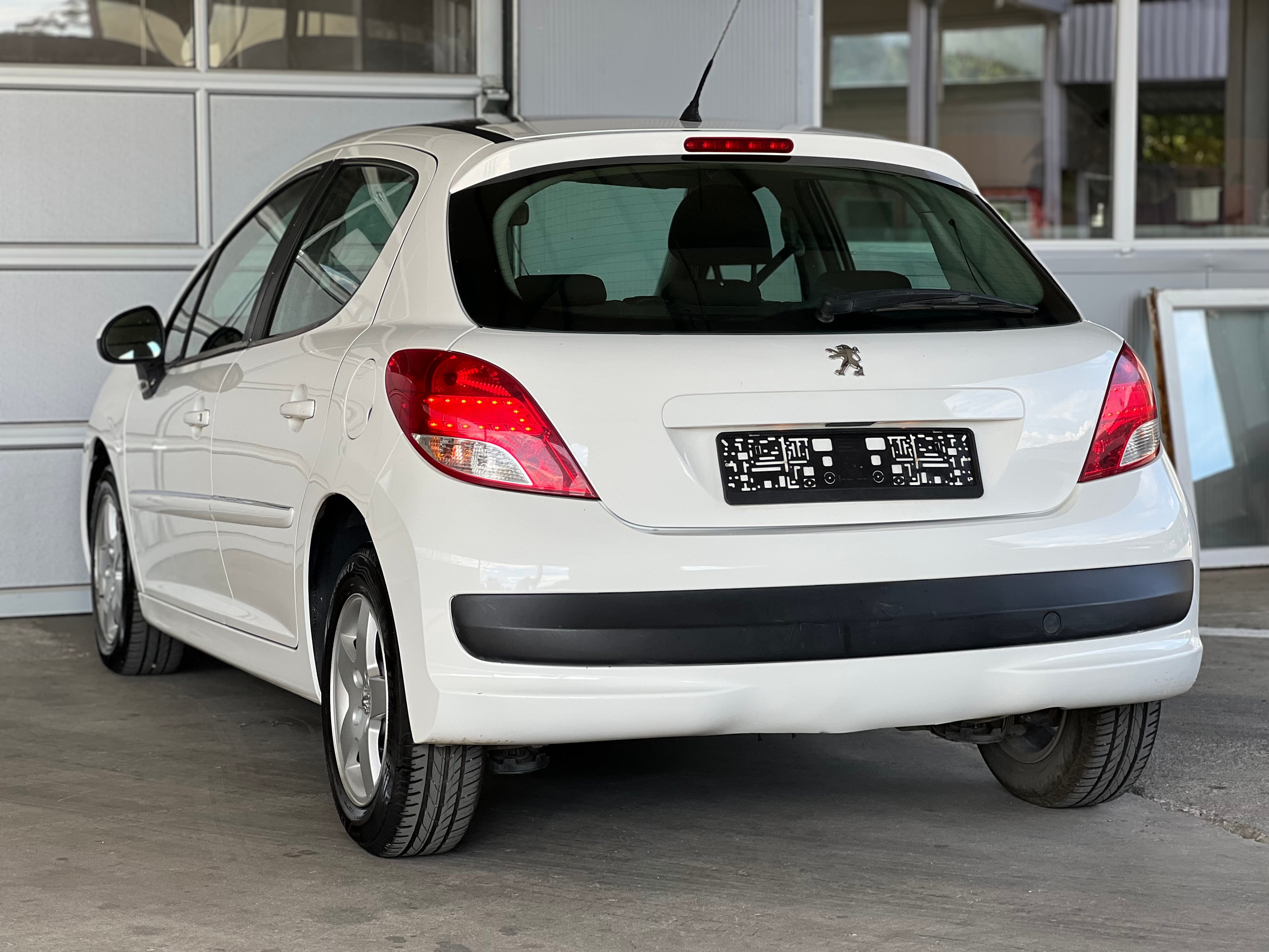 Peugeot 208 2012 - Auto Import SRL — слика 4