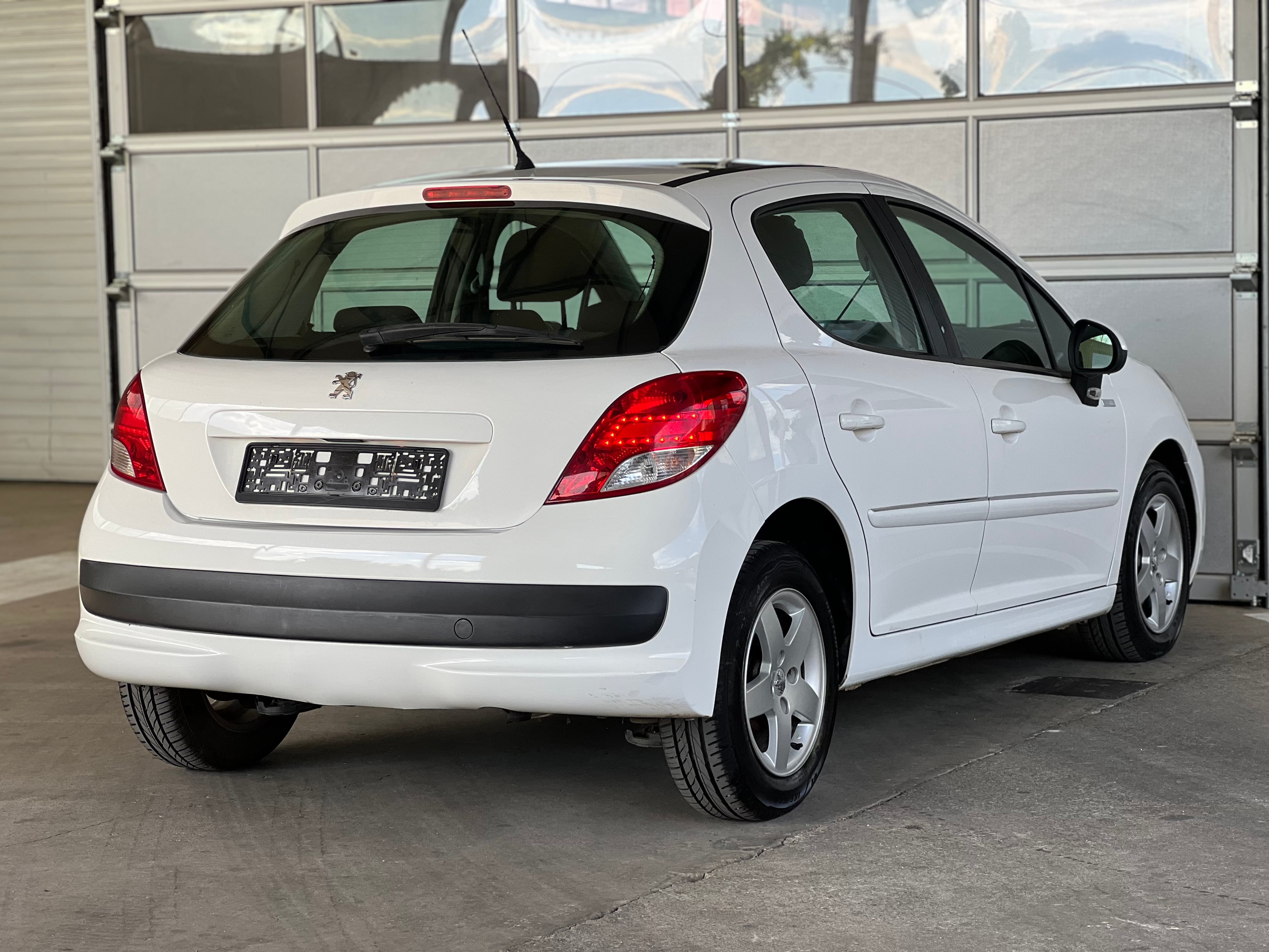 Peugeot 208 2012 - Auto Import SRL — слика 6