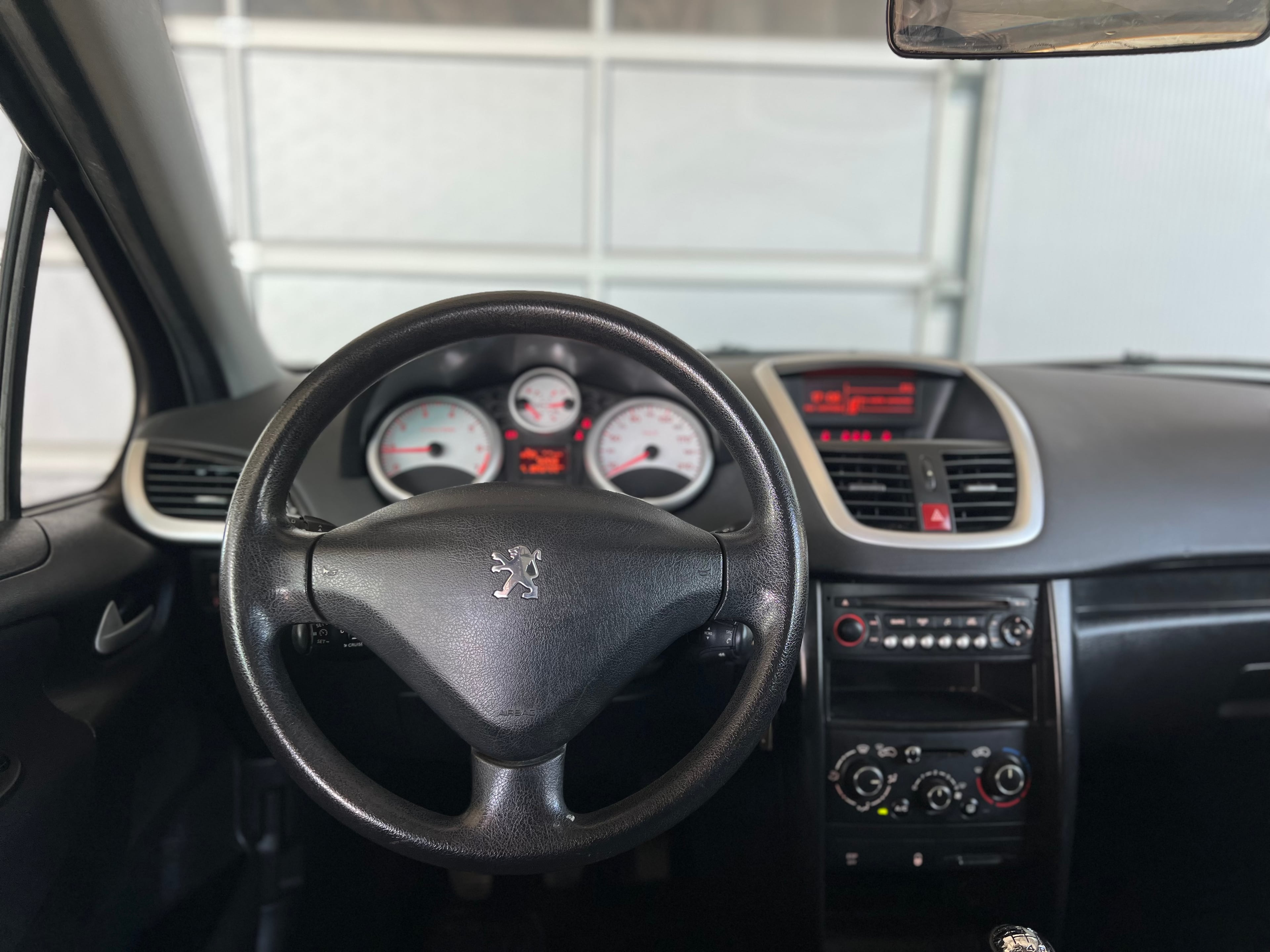 Peugeot 208 2012 - Auto Import SRL — слика 12
