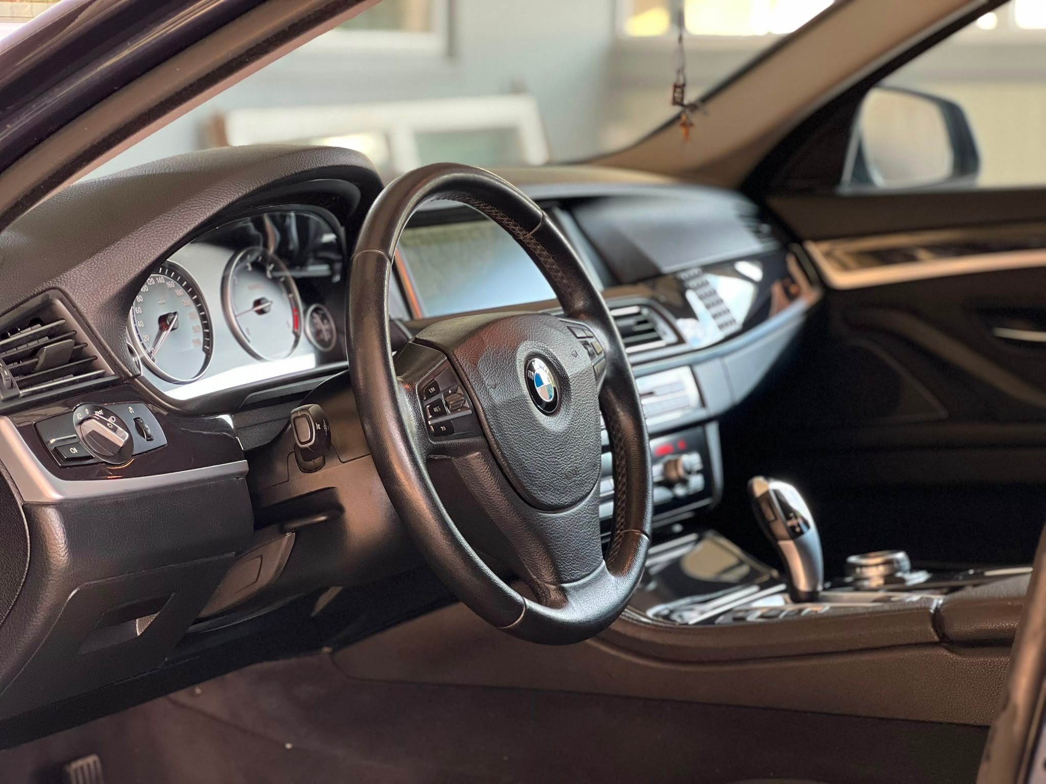 BMW 5 Series 2015 - Auto Import SRL — слика 4