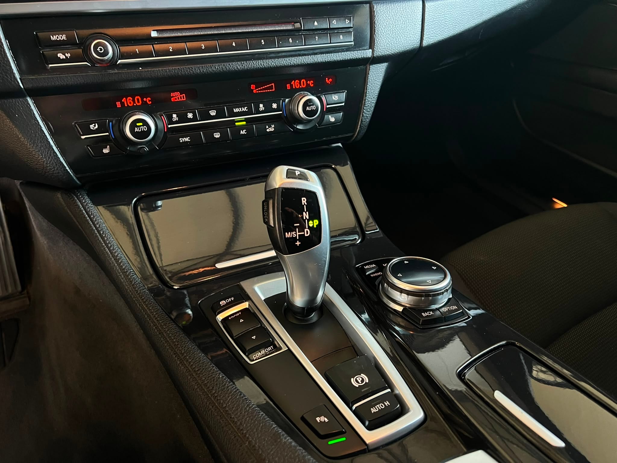 BMW 5 Series 2015 - Auto Import SRL — слика 7