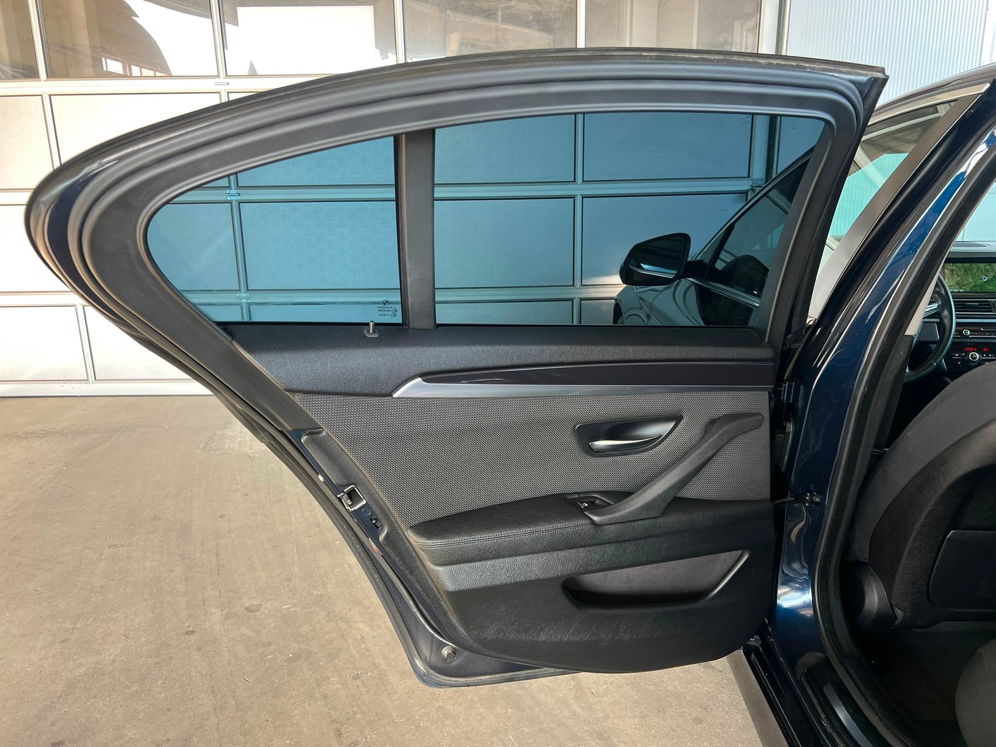 BMW 5 Series 2015 - Auto Import SRL — слика 10