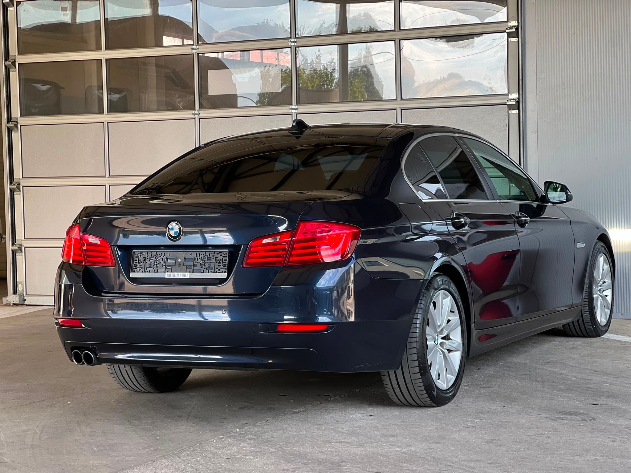 BMW 5 Series 2015 - Auto Import SRL — слика 13