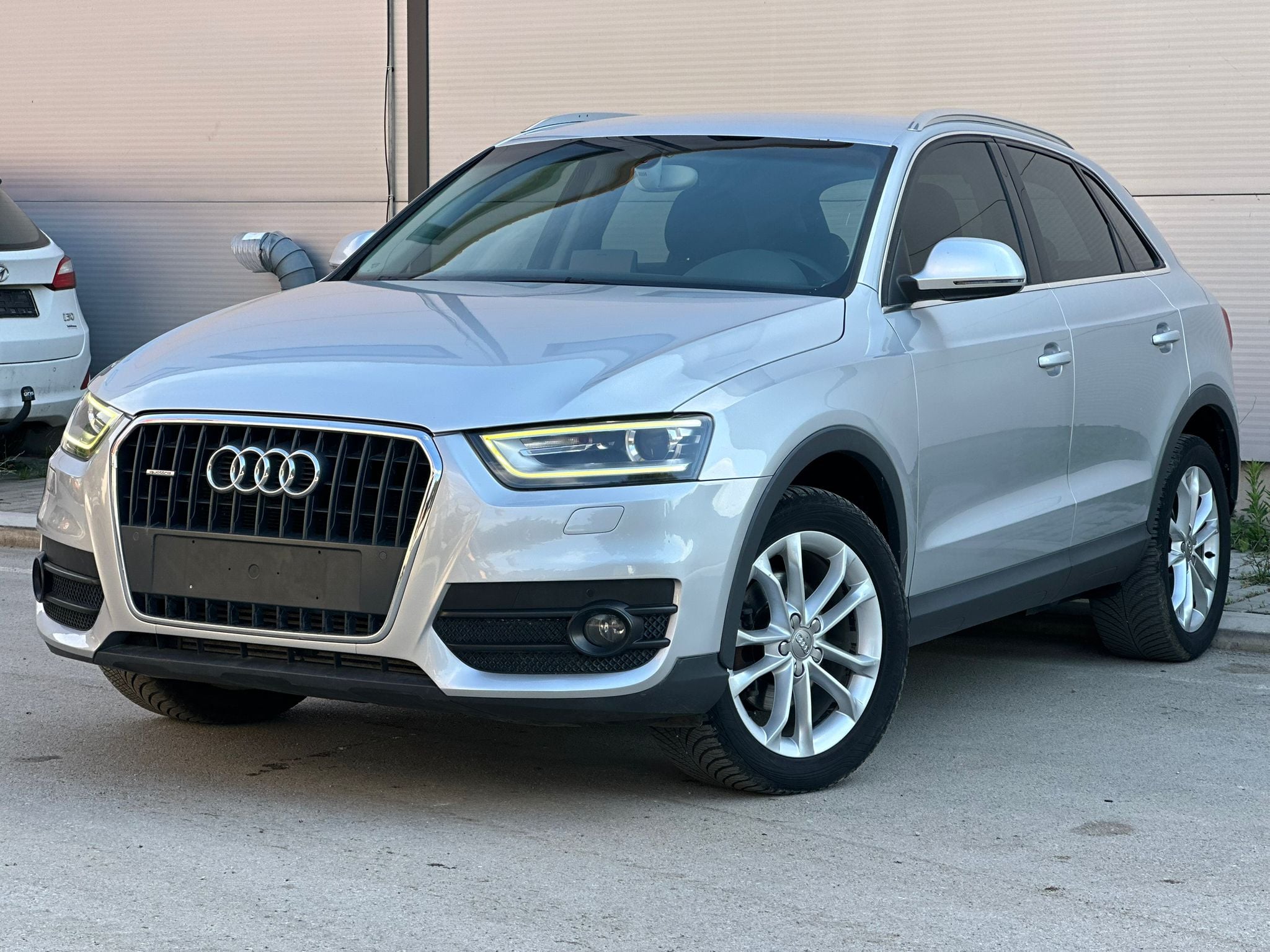 Audi Q3 2012 - Auto Import SRL — слика 1
