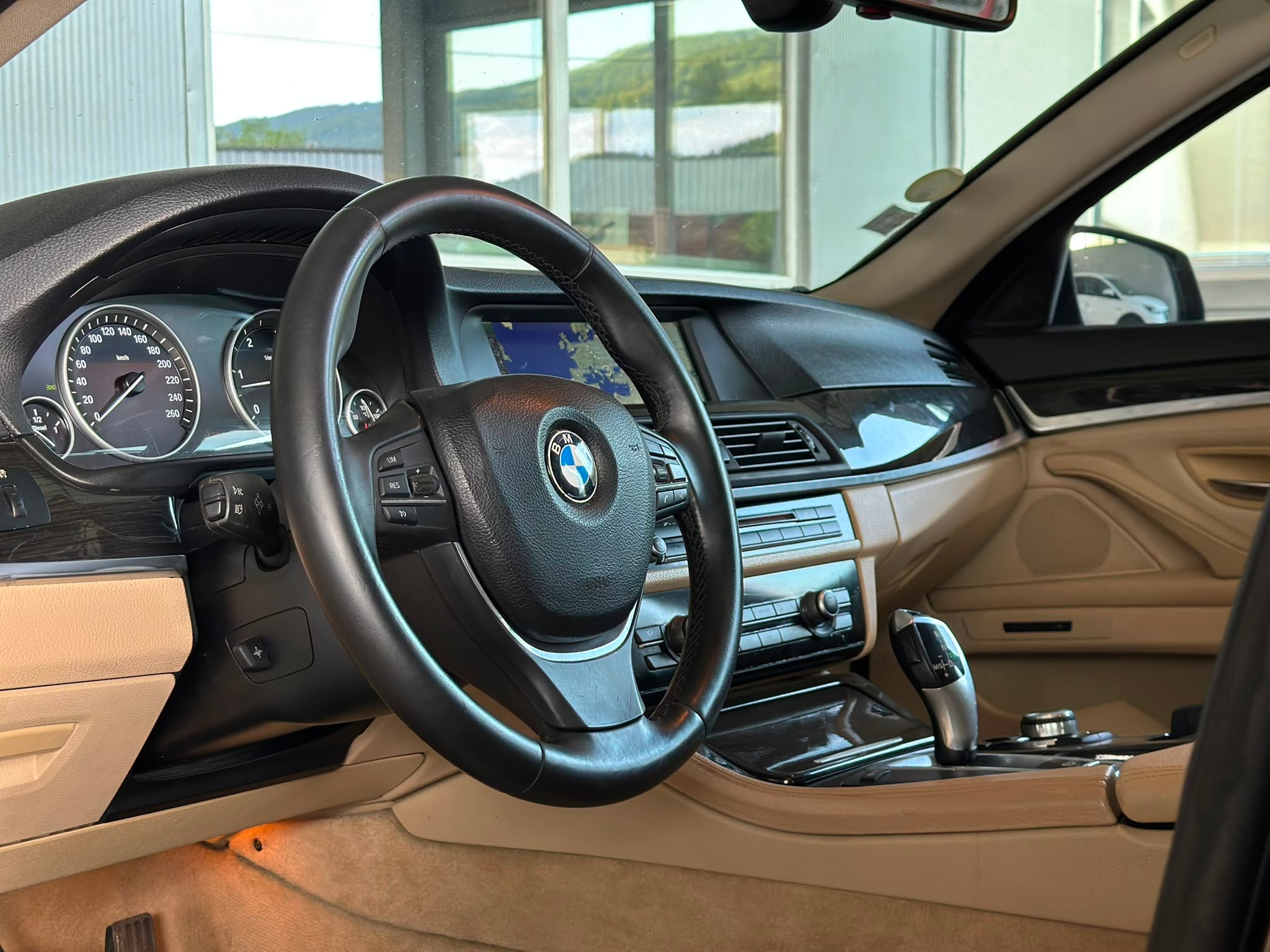 BMW 5 Series 2011 - Auto Import SRL — слика 10